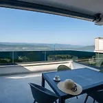 Apartamento Luxury Sea View With Panoramic Balcony & Private Parking, Casa Sul Mare