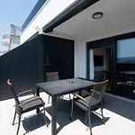 Luxury Sea View With Panoramic Balcony & Private Parking, Casa Sul Mare Apartamento Neum