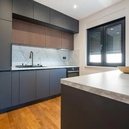 Luxury Sea View With Panoramic Balcony & Private Parking, Casa Sul Mare 아파트 네움