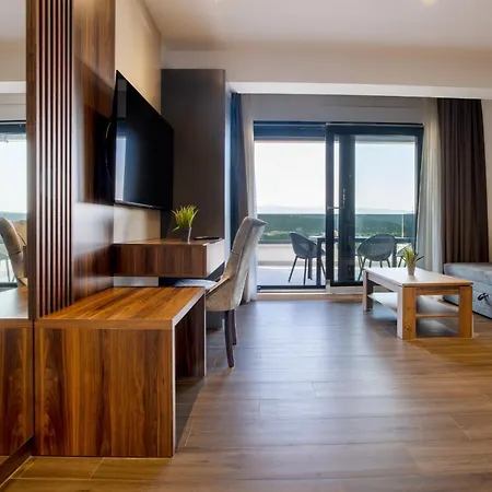 Casa Sul Mare, Sea View With Large Balcony & Free Parking Apartment