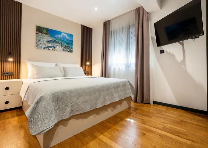 Casa Sul Mare, Sea View With Large Balcony & Free Parking *