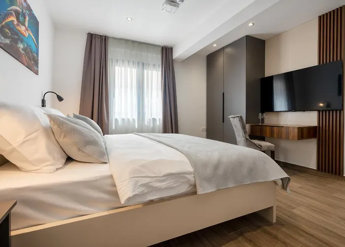 Apartment Casa Sul Mare, Sea View With Large Balcony & Free Parking *