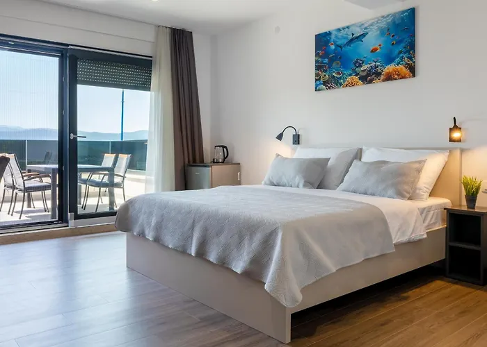 Casa Sul Mare, Sea View With Large Balcony & Free Parking Apartment